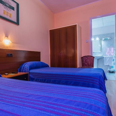 Hostal Urgell Balaguer Exterior photo
