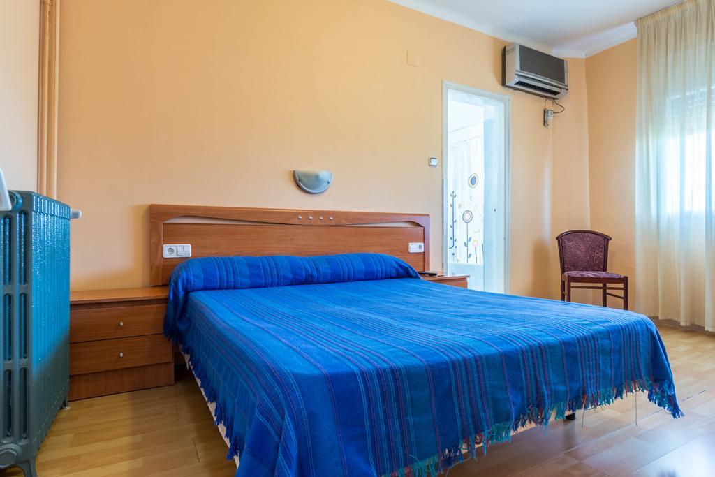 Hostal Urgell Balaguer Exterior photo