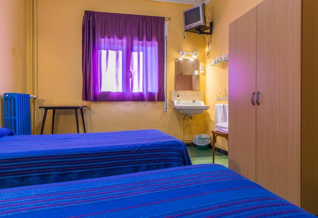 Hostal Urgell Balaguer Exterior photo