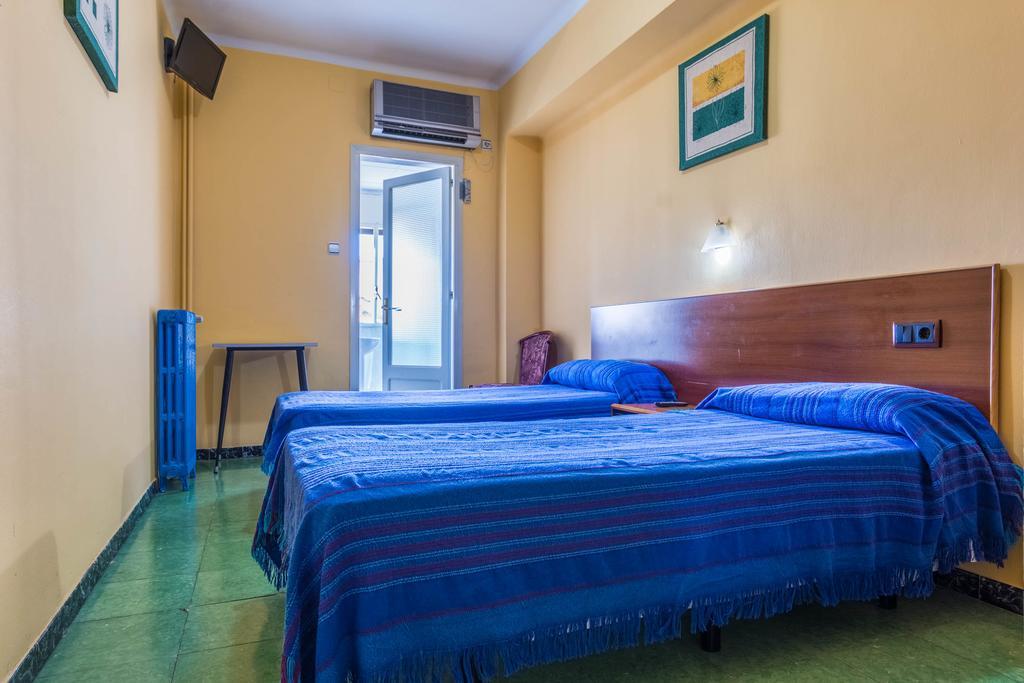 Hostal Urgell Balaguer Exterior photo