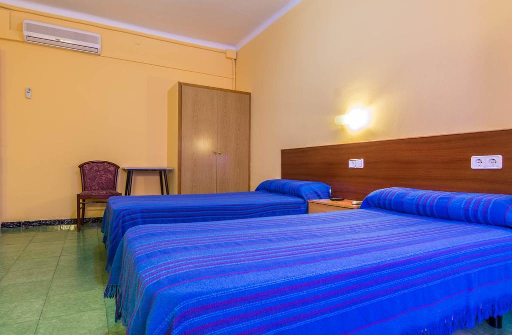 Hostal Urgell Balaguer Exterior photo