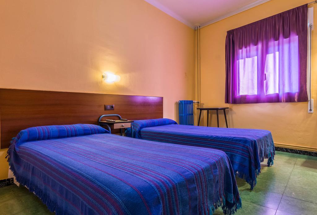Hostal Urgell Balaguer Exterior photo